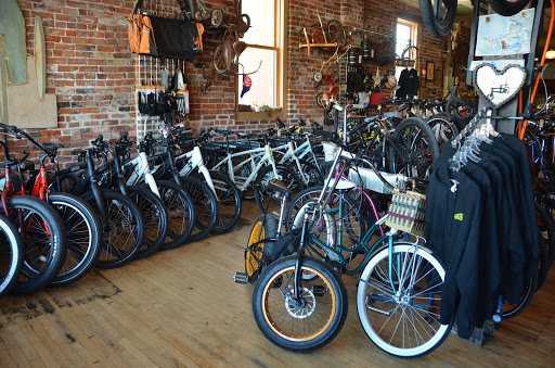 Bicycle Store «Ichi Bike», reviews and photos, 311 E Walnut St, Des Moines, IA 50309, USA