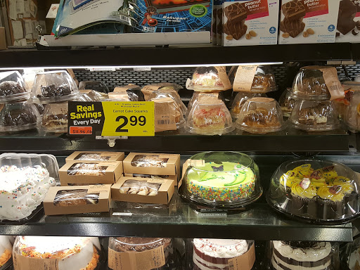 Grocery Store «Hannaford Supermarket», reviews and photos, 8 Market St, West Lebanon, NH 03784, USA