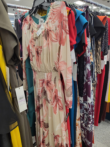 Clothing Store «Ross Dress for Less», reviews and photos, 1141 5th St, Miami Beach, FL 33139, USA