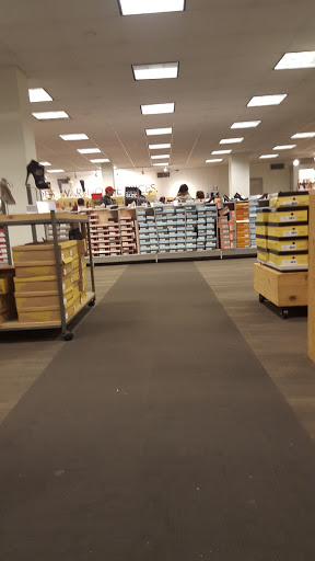 Shoe Store «DSW Designer Shoe Warehouse», reviews and photos, 8801 Queens Blvd, Elmhurst, NY 11373, USA