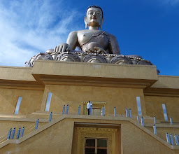 Buddha Dordenma Statue སྟོན་པ་རྡོར་གདན་མ། photo