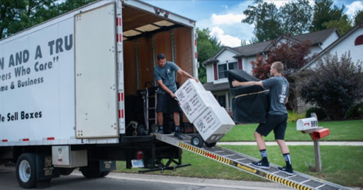 Moving and Storage Service «Two Men and a Truck», reviews and photos, 909 IL-83 #201, Elmhurst, IL 60126, USA