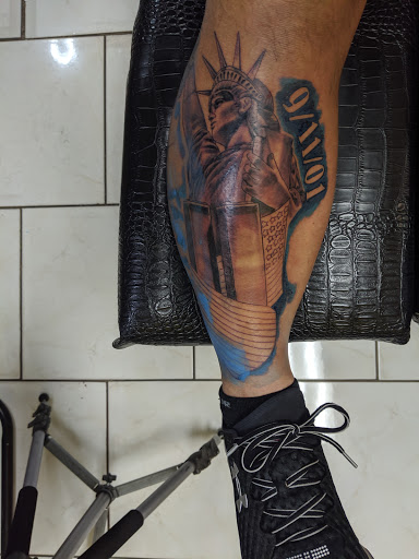 Tattoo Shop «Phat Boys Tattoos & Body Piercings», reviews and photos, 6640 Southwest Fwy A, Houston, TX 77074, USA