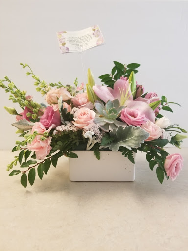 Florist «Mums the Word-A Florist», reviews and photos, 1175 N Berkeley Ave, Fullerton, CA 92832, USA