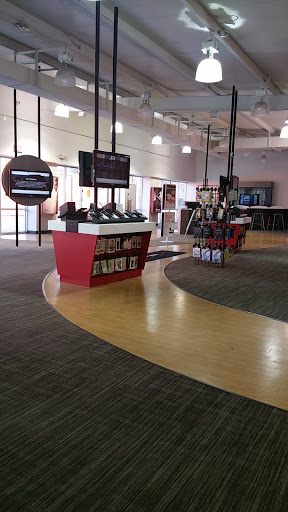 Cell Phone Store «Verizon Authorized Retailer, TCC», reviews and photos, 219 Clifty Dr, Madison, IN 47250, USA