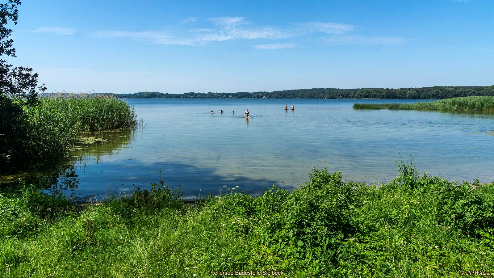 Foto von Hamburger Strand mit türkisfarbenes wasser Oberfläche