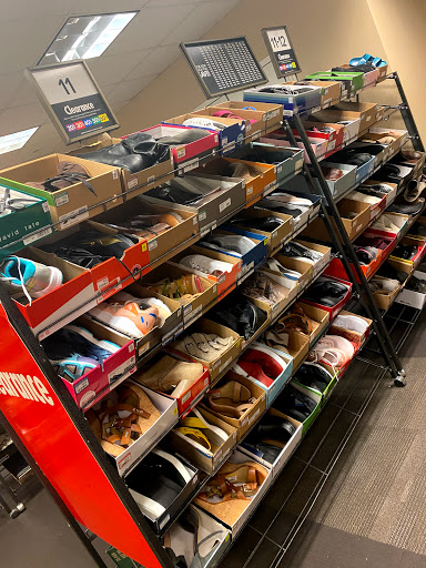 Shoe Store «DSW Designer Shoe Warehouse», reviews and photos, 8801 Queens Blvd, Elmhurst, NY 11373, USA