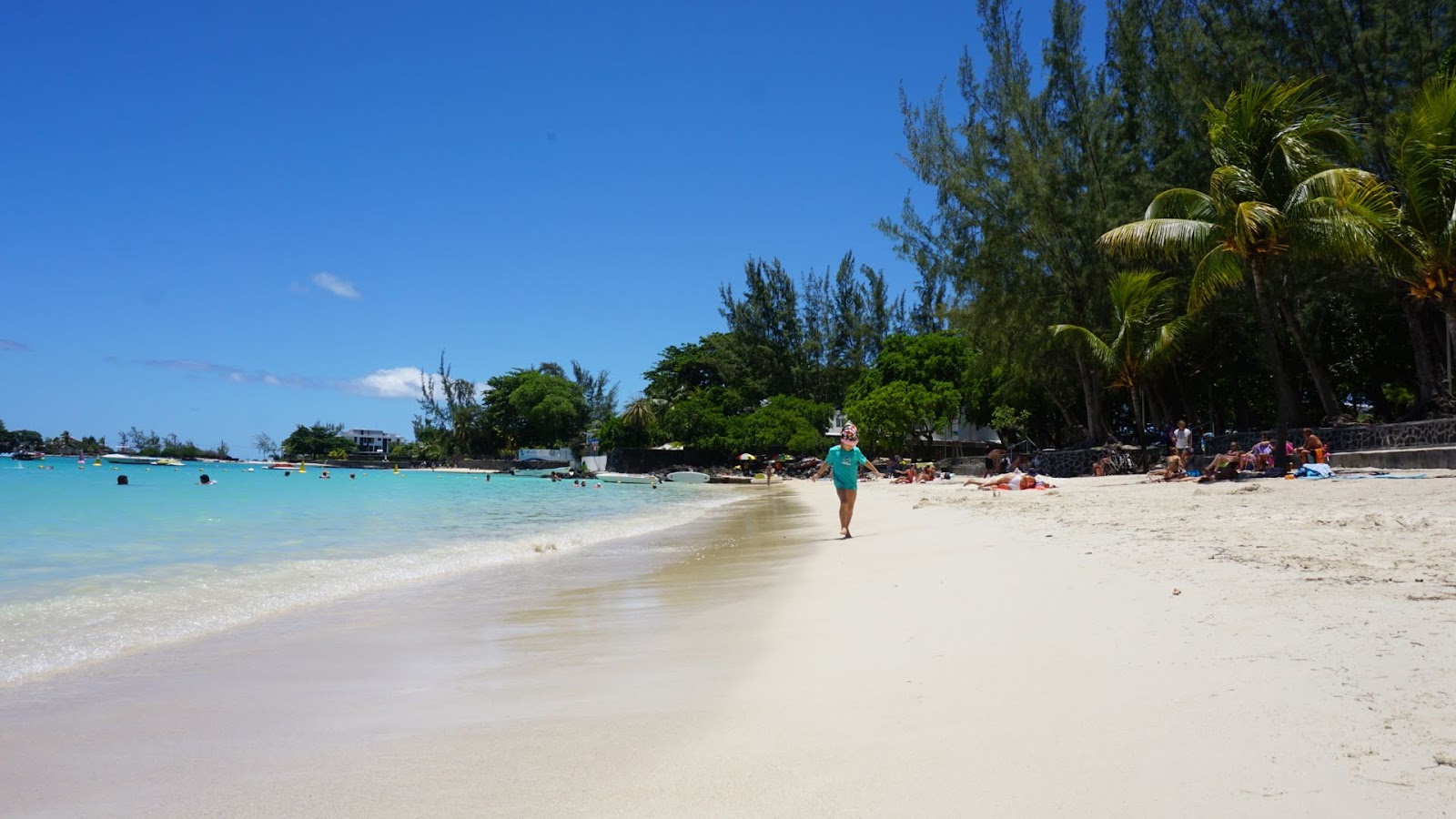 Pereybere Beach'in fotoğrafı imkanlar alanı