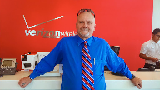 Cell Phone Store «Verizon», reviews and photos, 410 S University Ave Ste 130, Little Rock, AR 72205, USA