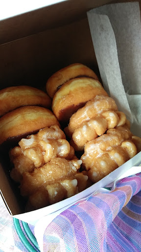 Donut Shop «Aurora Donuts», reviews and photos, 13201 Aurora Ave N, Seattle, WA 98133, USA