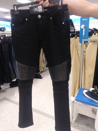 Clothing Store «Ross Dress for Less», reviews and photos, 921 E Commercial Blvd, Oakland Park, FL 33334, USA