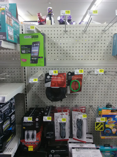 Home Goods Store «Dollar General», reviews and photos, 160 N 4th St, Eagle Lake, FL 33839, USA