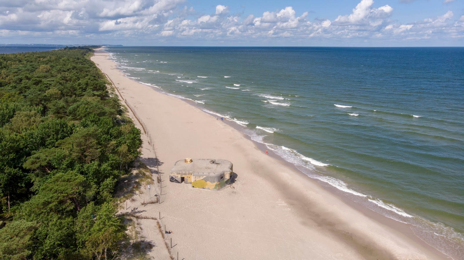 Foto av Jastarnia-Chlapowo Beach beläget i naturområde