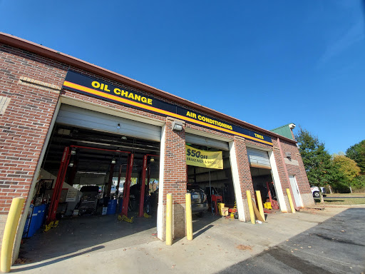 Auto Repair Shop «Meineke Car Care Center», reviews and photos, 2438 Limestone Pkwy, Gainesville, GA 30501, USA