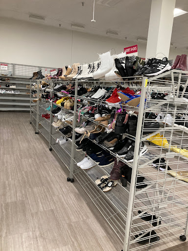 Clothing Store «Burlington Coat Factory», reviews and photos, 6055 E Main St, Columbus, OH 43213, USA