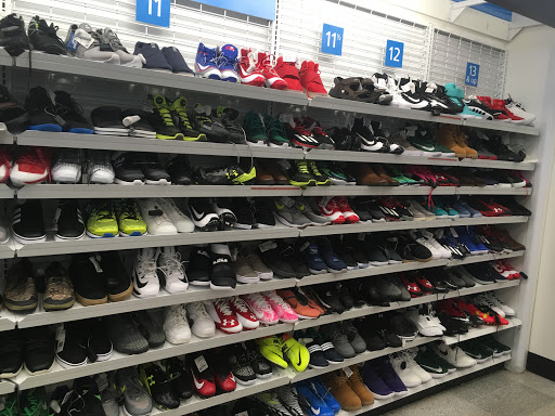 Clothing Store «Ross Dress for Less», reviews and photos, 1950 N Dixie Hwy, Elizabethtown, KY 42701, USA