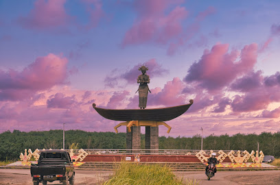 Monumen Penari Lampung Sigeh Penguten