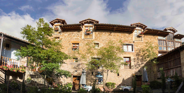 Hotel Posada La Trebede Resques, Barrio Perrozo 1, 39573 Cabezón de Liébana, Cantabria, España
