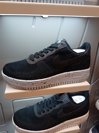 Shoe Store «Finish Line», reviews and photos, 4200 Conroy Rd #120, Orlando, FL 32839, USA