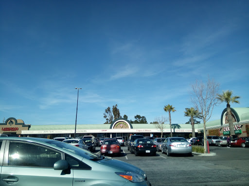Shopping Mall «Laurelwood Shopping Center», reviews and photos, 1206 W Hillsdale Blvd, San Mateo, CA 94403, USA