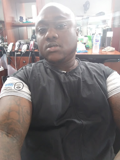 Beauty Salon «Dapper Cut Beauty Salon & Barber Shop», reviews and photos, 19666 NW 27th Ave, Miami Gardens, FL 33056, USA