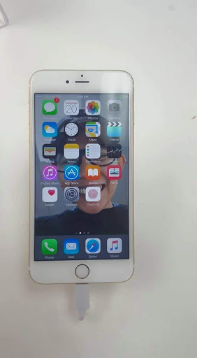 Cell Phone Store «Cellular Of Miami», reviews and photos, 6790 Collins Ave, Miami Beach, FL 33141, USA