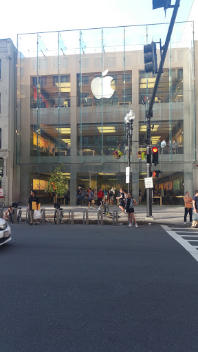 Computer Store «Apple Boylston Street», reviews and photos, 815 Boylston St, Boston, MA 02116, USA