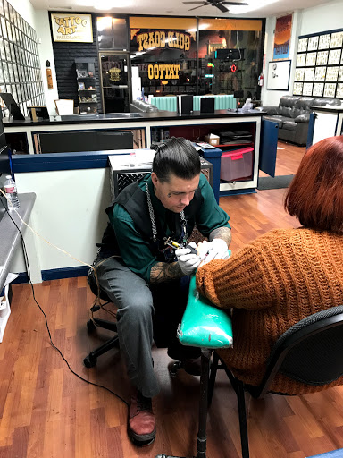 Tattoo Shop «Gold Coast Tattoo Studio», reviews and photos, 639 Lighthouse Ave, Monterey, CA 93940, USA