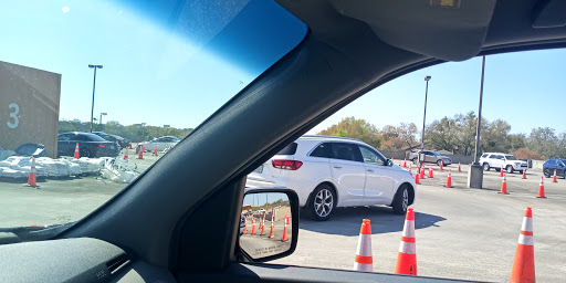 Movie Theater «Studio Movie Grill», reviews and photos, 12332 University Mall Ct, Tampa, FL 33612, USA