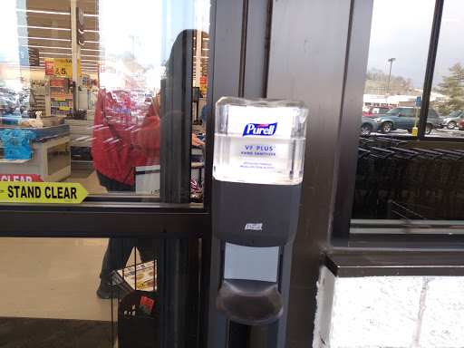 Grocery Store «Food Lion», reviews and photos, 620 Market St, North Tazewell, VA 24630, USA