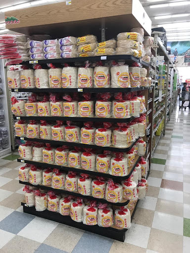 Supermarket «Tresierras Supermarket», reviews and photos, 280 Harvard Blvd, Santa Paula, CA 93060, USA