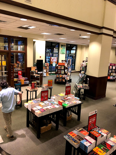 Book Store «Barnes & Noble», reviews and photos, 2800 Clarendon Blvd, Arlington, VA 22201, USA