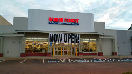 Harbor Freight Tools, 7165 Academy Blvd N, Colorado Springs, CO 80920, USA, 