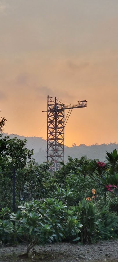 Bungee jumping center