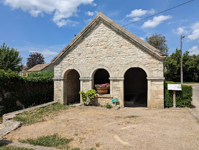Lavoir de Chamilly à Fontaines