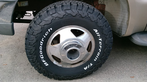 Tire Shop «Discount Tire Store», reviews and photos, 41550 Ford Rd, Canton, MI 48187, USA