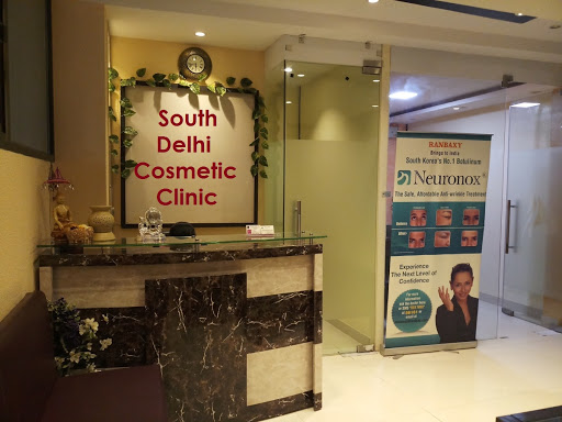 South Delhi Cosmetic Clinic- Dr Surendra Chawla Best Plastic Surgeon, Hair Transplant, Rhinoplasty, Liposuction in Delhi