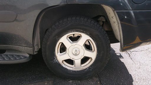 Tire Shop «Discount Tire Store», reviews and photos, 25125 Ford Rd, Dearborn, MI 48128, USA