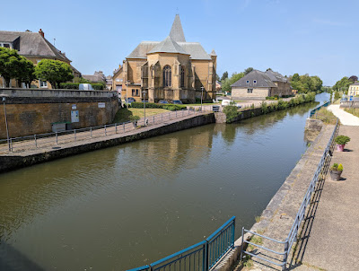 Halte fluviale du Chesne à Bairon et ses environs