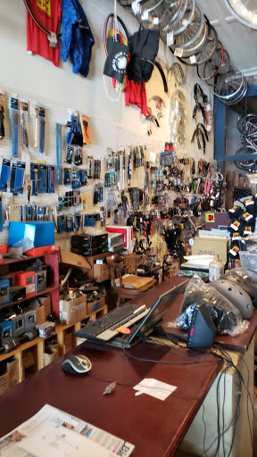 Bicycle Repair Shop «Bike Couriers Bike Shop», reviews and photos, 107 W Market St, Louisville, KY 40202, USA
