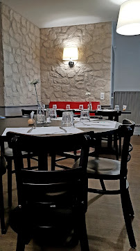Atmosphère du Restaurant Auberge Le Médiéval à Charroux - n°5