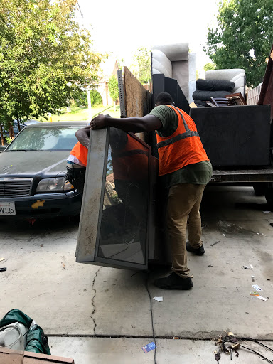 Av Trash Removal Service