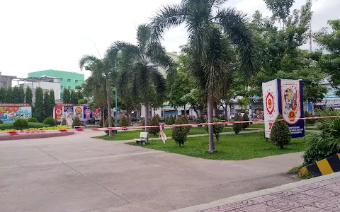 Công viên Ủy ban Quận Tân Phú image