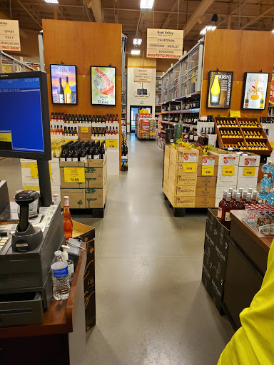 Beer Store «Hunt Valley Wine, Liquor & Beer», reviews and photos, 116 A Shawan Rd, Hunt Valley, MD 21030, USA