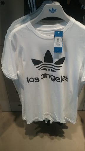 Shoe Store «Adidas Originals», reviews and photos, 8009 Melrose Ave, Los Angeles, CA 90046, USA