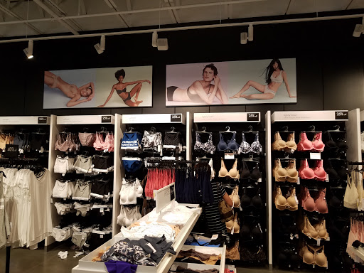Lingerie Store «Calvin Klein», reviews and photos, 1 Premium Outlet Blvd, Tinton Falls, NJ 07753, USA