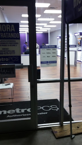 Cell Phone Store «MetroPCS Authorized Dealer», reviews and photos, 1539 Benvenue Rd, Rocky Mount, NC 27804, USA
