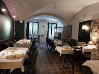 Atmosphère du Restaurant Le Château des Arènes à Gières - n°6