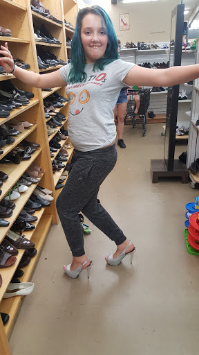 Thrift Store «Hillcrest Hope Thrift Store», reviews and photos, 7 W Mill St, Liberty, MO 64068, USA