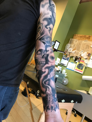 Tattoo Shop «Sacred Art Tattoo LLC», reviews and photos, 1425 NW Monroe Ave # C, Corvallis, OR 97330, USA